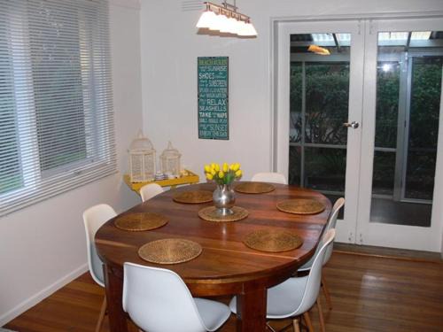 The Woodland Cottage at Silverleaves Beach