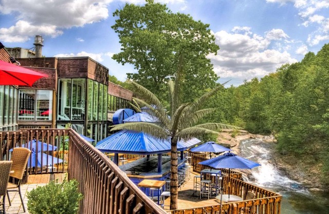 The Woodlands Inn