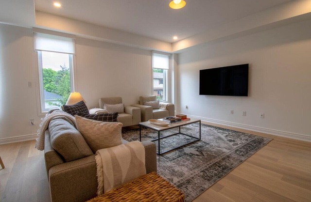 The Wright House - Modern 3BDRM home in Midland!