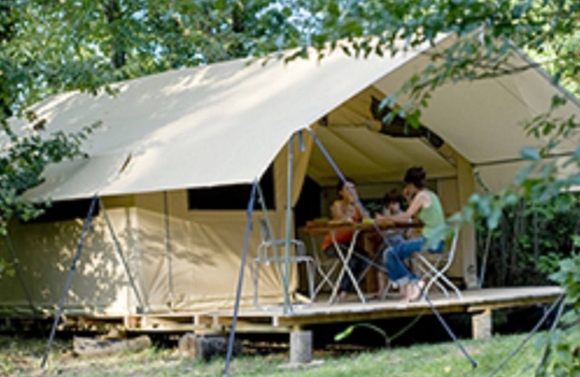 The Zenith tent - Up to 6 people - 35 m²
