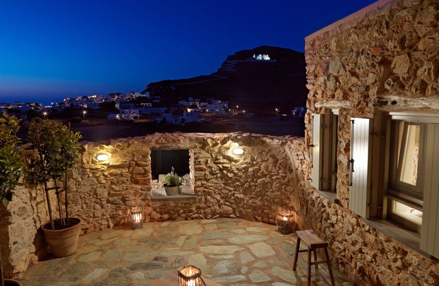 Themonies Luxury Suites