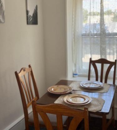 Third Floor loft 2bed 1 bath Historic district