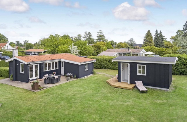 This appealing vacation home is the right choice for an unforgettable vacation by the sea!