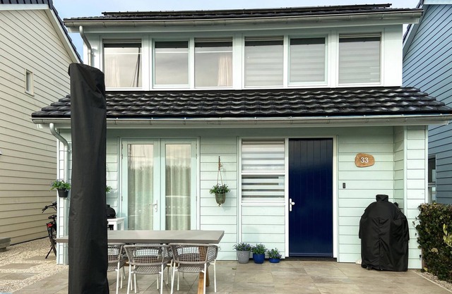 This beautiful property right on the water and the harbor is an excellent starting point for water l