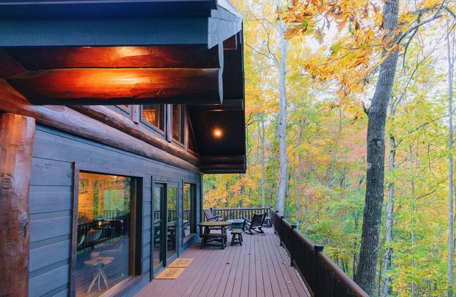 This cabin is a 1 bedroom(s), 1 bathrooms, located in Almond, NC.