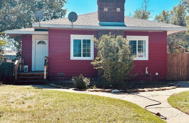 This home is a great spot to stash your belongings and go explore the historical town of Thermopolis