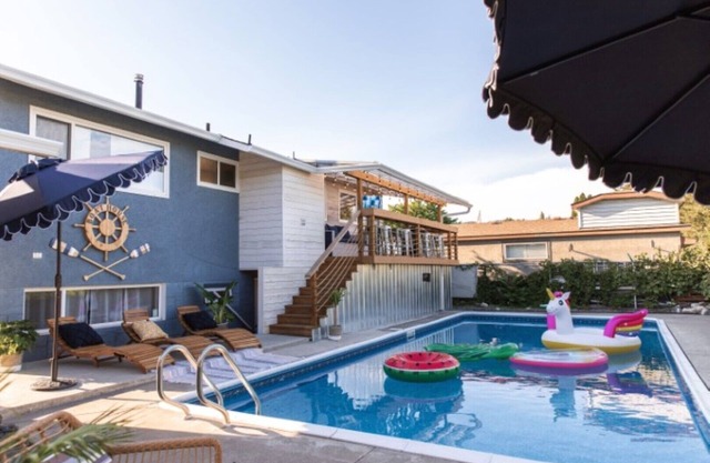 This house is a 3 bedroom(s), 2 bathrooms, located in Kelowna, BC.