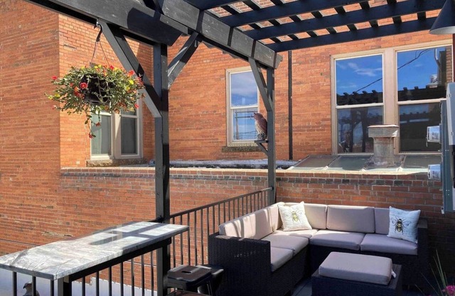 This loft is a 2 bedroom(s), 2.5 bathrooms, located in Sheridan, WY.