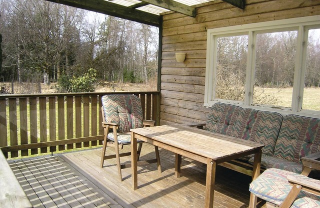This well-equipped vacation home is located away from the village.
