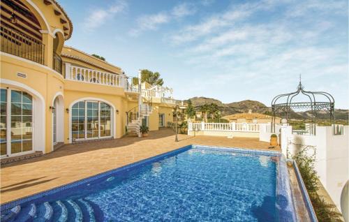 Three-Bedroom Apartment In Trullent