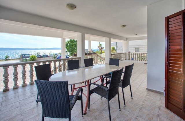 Three bedroom apartment near beach Bibinje, Zadar (A-5780-d)