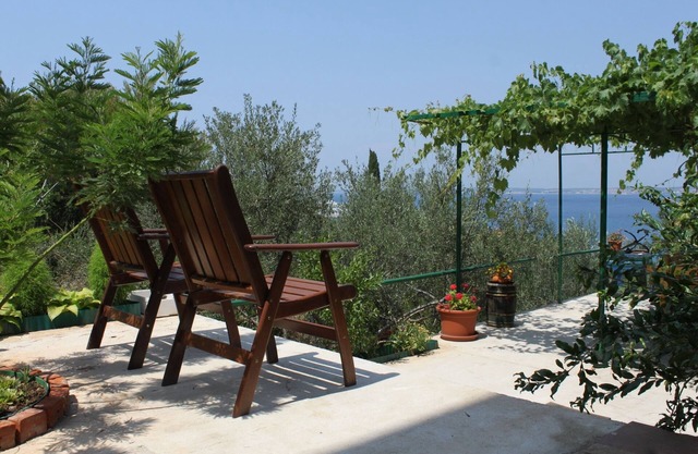 Three bedroom apartment with terrace and sea view Kali, Ugljan (A-834-c)