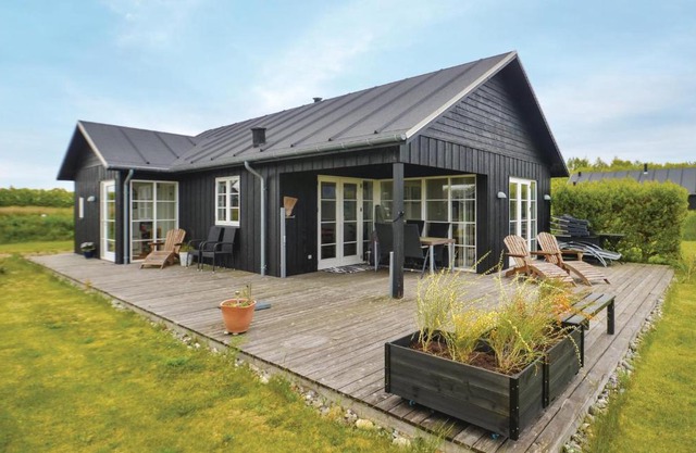 Three-Bedroom Holiday Home In Nysted