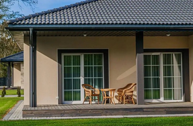 Three bedroom villa with hot tub, in cozy place with birds sounds