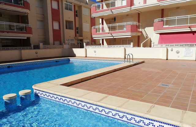 Three bedrooms, garage, pool and large terrace with awnings!