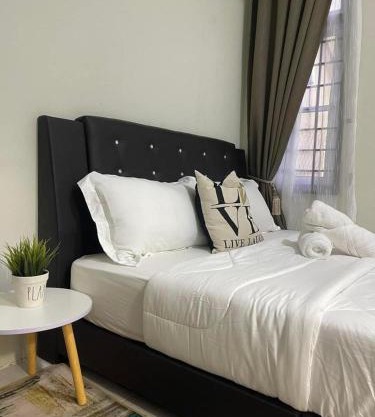 THREE ROOMS WITH WIFI HOMESTAY D’RAZAK IN KUALA TERENGGANU