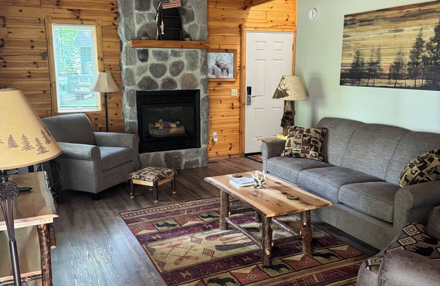 Thunderbay Golf Resort Newly remodeled Chalet on 8th hole Hillman MI