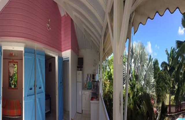 Ti case gwada bungalow rentals "ti parrot"