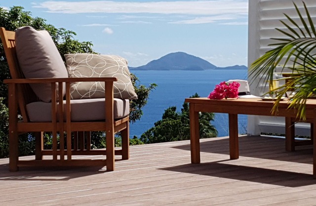 Ti Karèt bungalow with Jacuzzi and panoramic view of Les Saintes