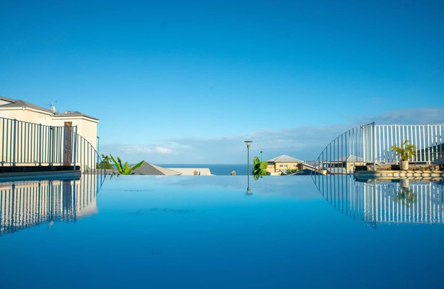 Ti'Sam, superb apartment, breathtaking views of the ocean, and pool