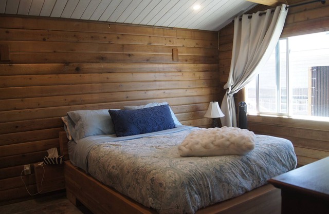 TIMBER & BEAM CABIN Private setting New-Re-located & Re-built 1979 Pan Abode