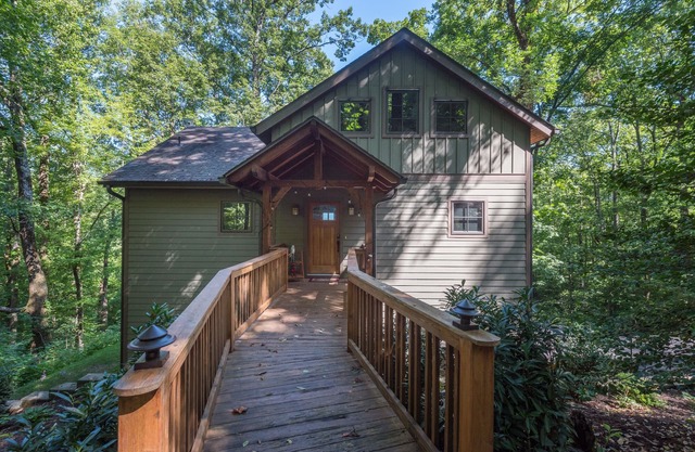Timber Hideaway | Pet-Friendly Timber Frame Home with Hot Tub & Views!