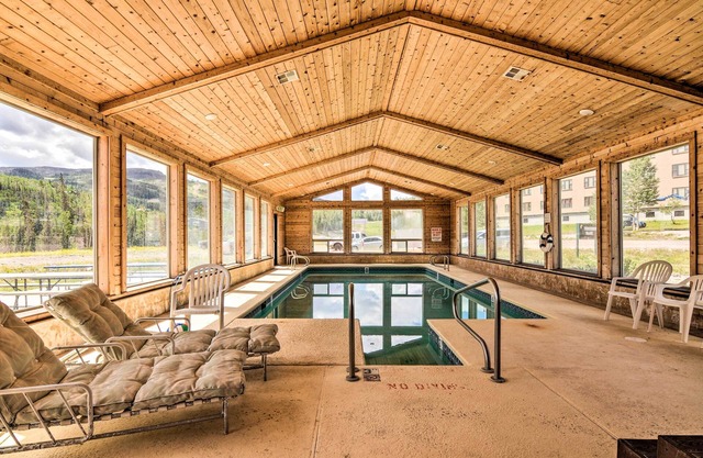 Timberbrook Village Condo: Community Pool, Hot Tub