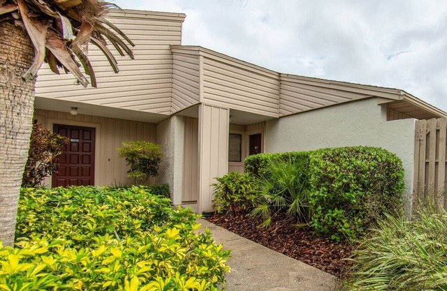 TimeOut 2! Spacious 2 bed/2bath condo, Sleeps 6, Pool!