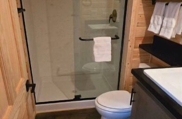 Tiny Home King Room #12A