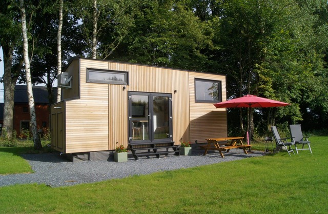 Tiny house 2/4p in Gaume, close to woods, trails (GR 129) and golf course