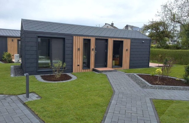 Tiny-House "Das kleine Schwarze" - Land Zeit - get your tiny moment