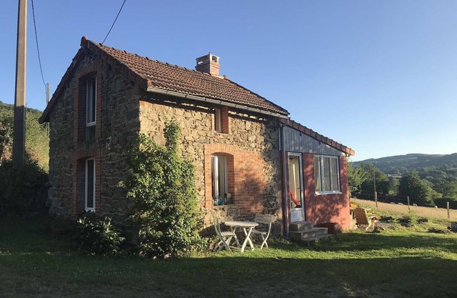 Tiny house with a beautiful view in 63560 Teilhet