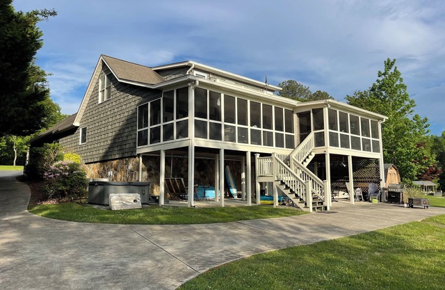 TN River House with Private Boat Ramp and Dock on Chickamauga Lake-Main Channel