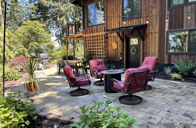 tnCozy Forest Hideaway –time to book for Fall and winter months.ntn