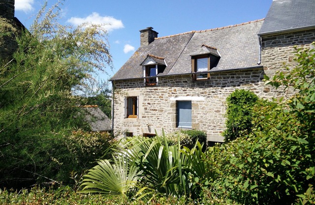 TO RENT GITE WITH SPA NEAR DINAN ST MALO COTE D EMERAUDE