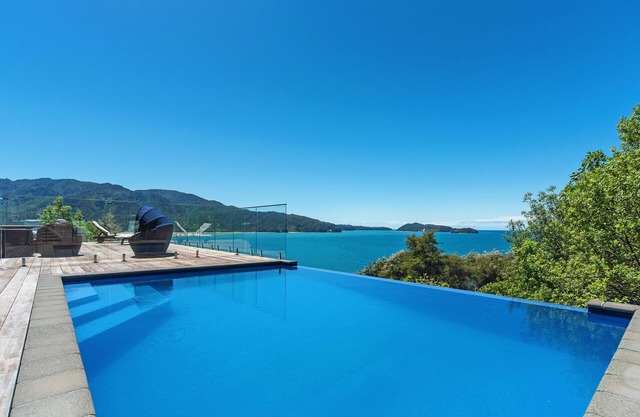 Tokongawa Retreat - Views, Pools, Serenity!