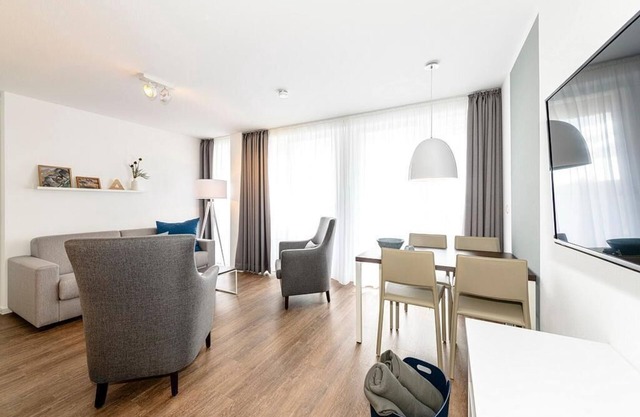 Tolles Ferienapartment mit Großem Balkon Inkl. Freier Schwimmbad- & Saunanutzung