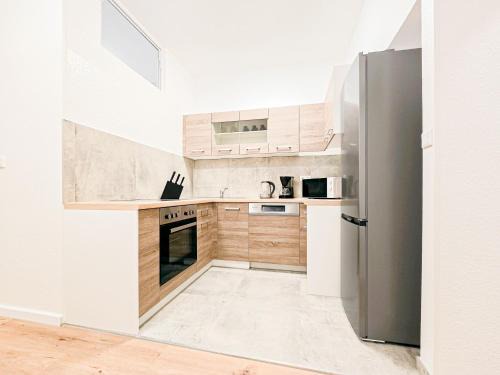 Tolstov Apartments - 1 Room Apartment - Citycenter - 25 Min to Messe DUS