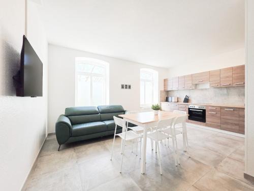 Tolstov Apartments - 2 Schlafzimmer - Sofa - Küche - Waschmaschine - 20 Min to Messe DUS