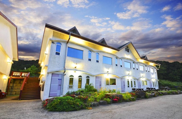 Tongyoung Macaio Pension