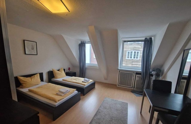 Top Apartment am Carlsplatz! Super Central!