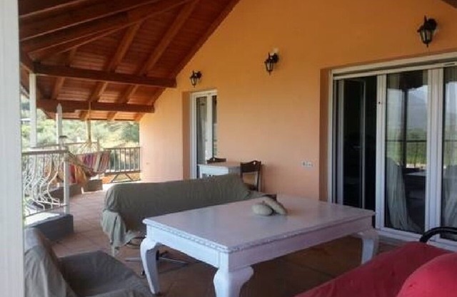 Top floor apartment,5’away from Acheron Springs.3bedroom 45sq.facing terrace