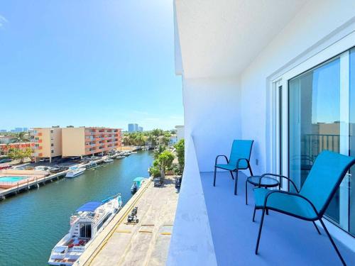 Top Location Waterfront Balcony Dream