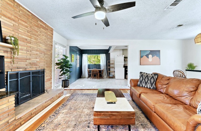 Top-Rated Bungalow in Tech Terrace Prime Location Near Texas Tech & JB Coffee!