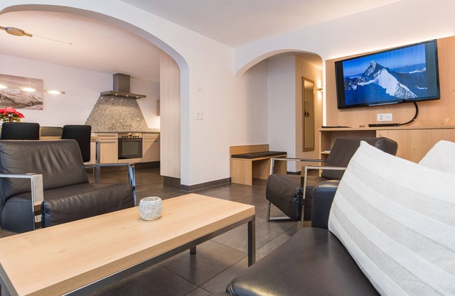 Top vacation apartment for families, large play and sunbathing area, central and quiet