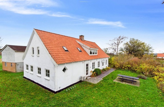 "Torbjörn" - 2.5km from the sea by Interhome