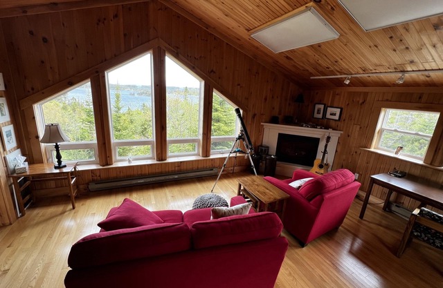 Tors Cove Pond Retreat