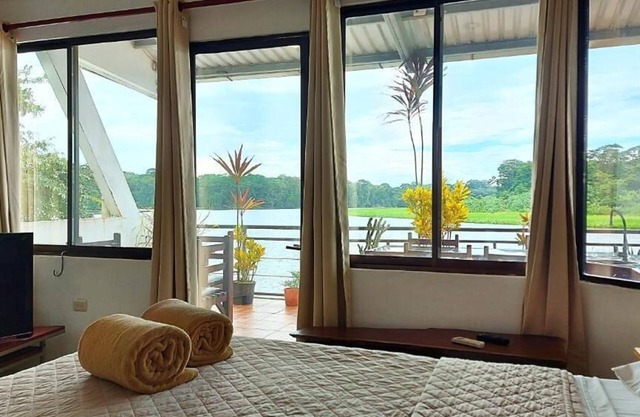 Tortuguero Adventures GuestHouse