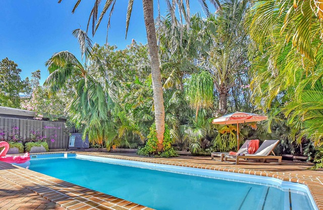 "Tosca" Elegant Merewether Beach House with Pool