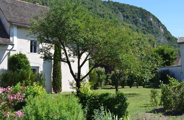 Town House in farmhouse, spacious, well equipped, independent